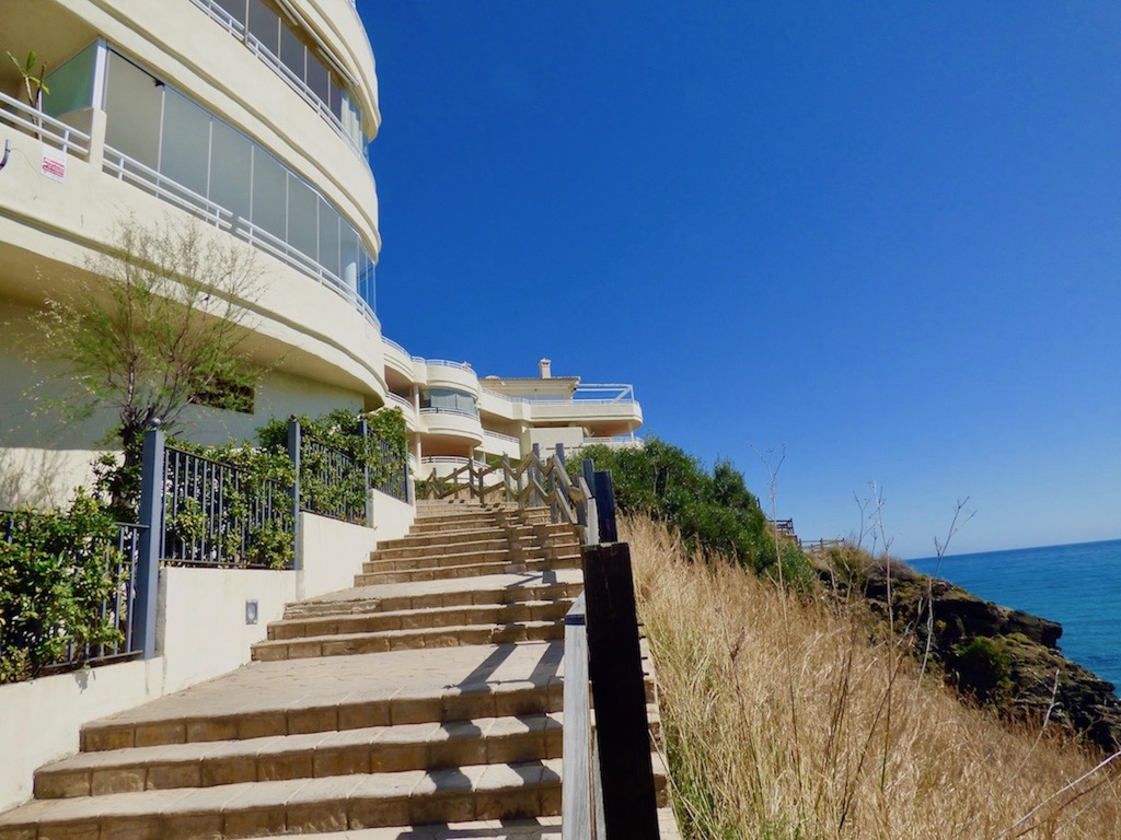 Frontline luxury apartment - arbatestates.com