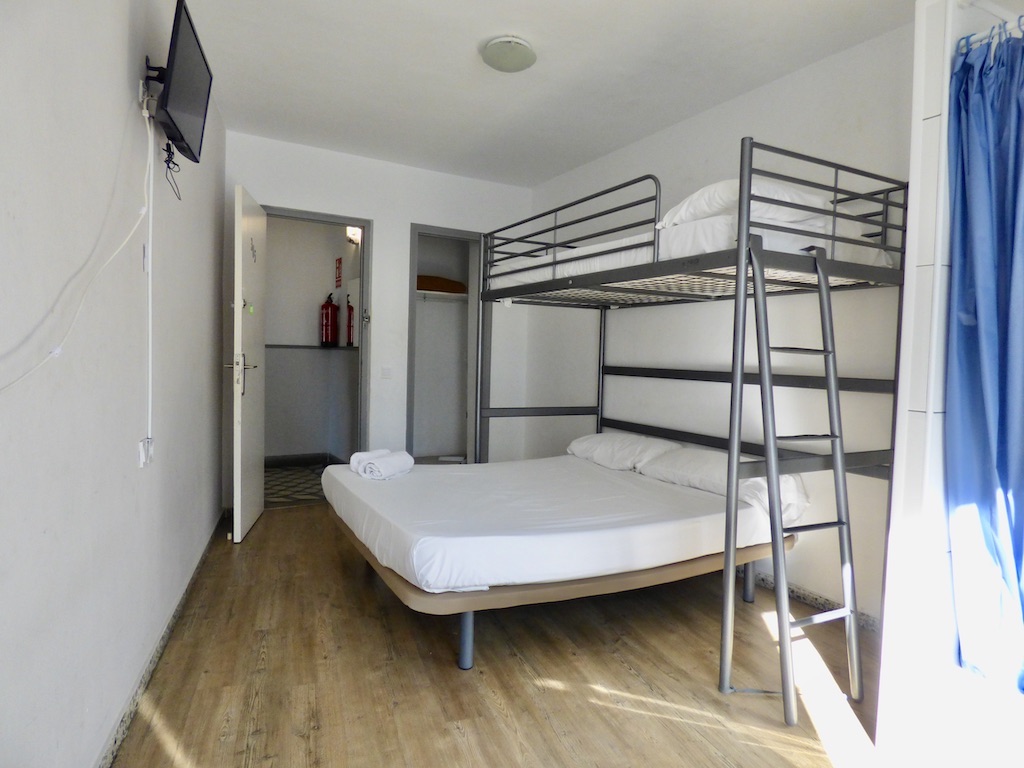 HOSTAL PENSION EN CASCO ANTIGUO MARBELLA - arbatestates.com