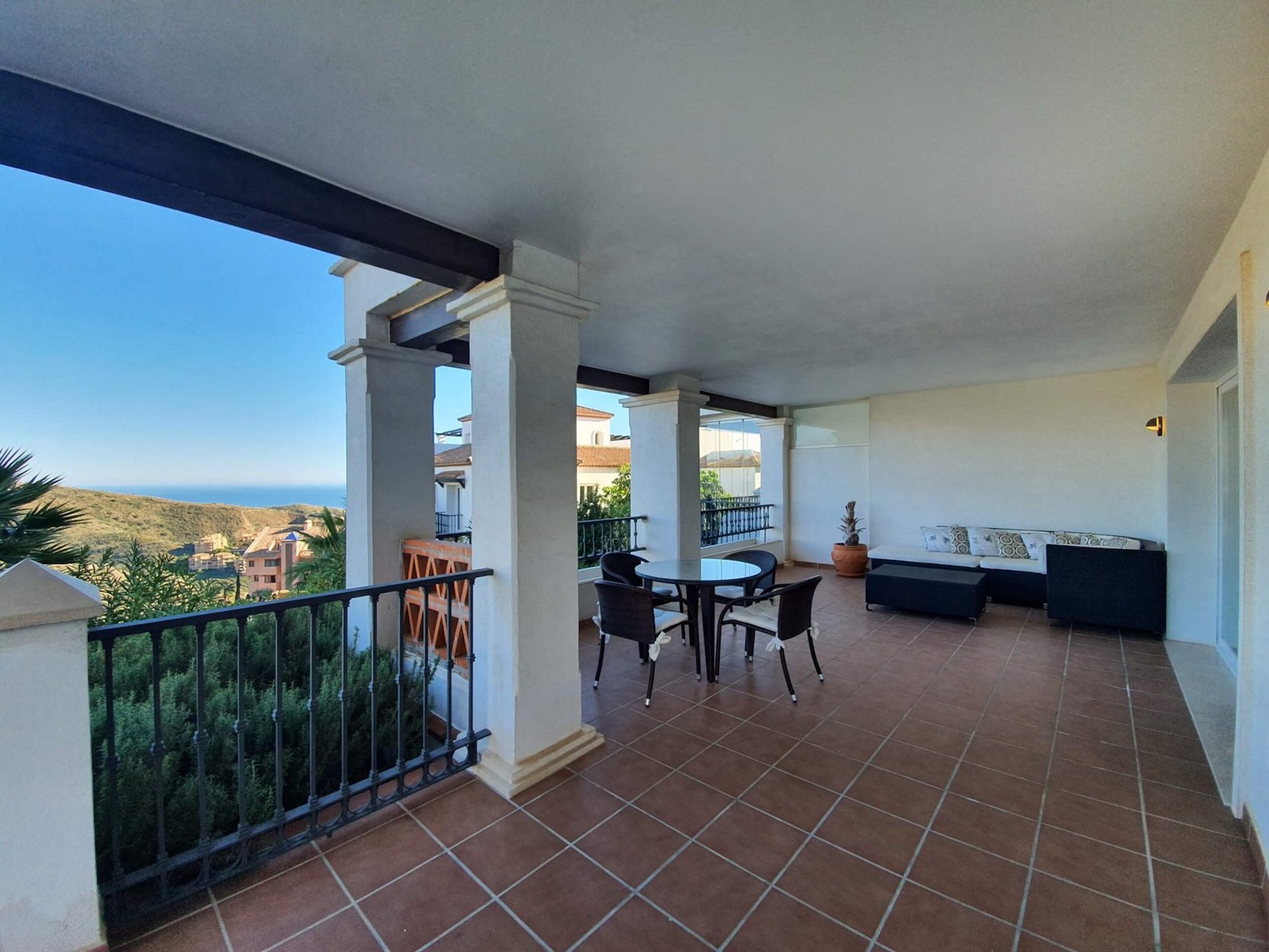 Apartment in complex Las Palmeras de Calahonda - arbatestates.com