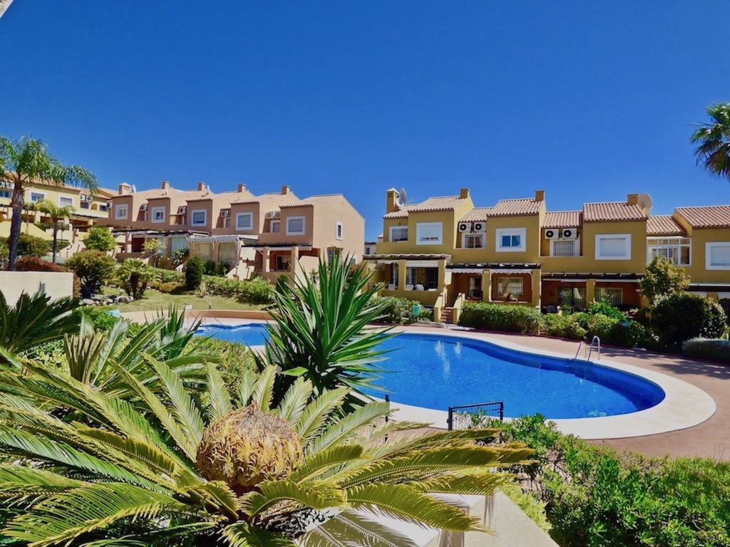 Casa adosada a 300m de la playa - arbatestates.com