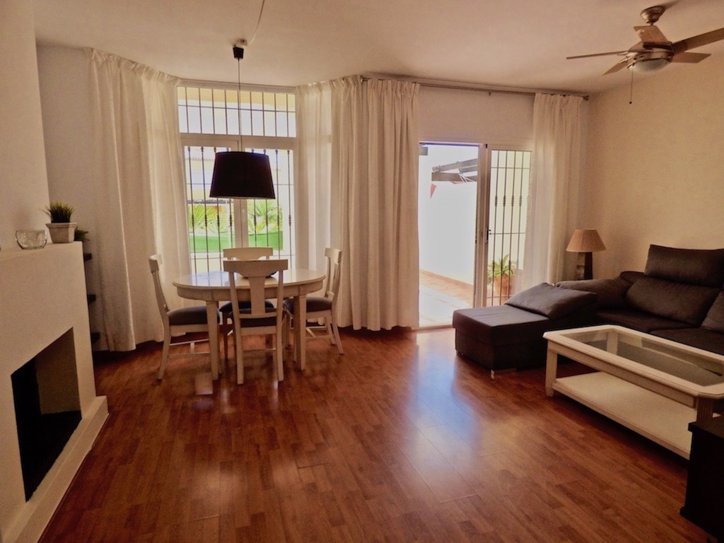 Casa adosada a 300m de la playa - arbatestates.com