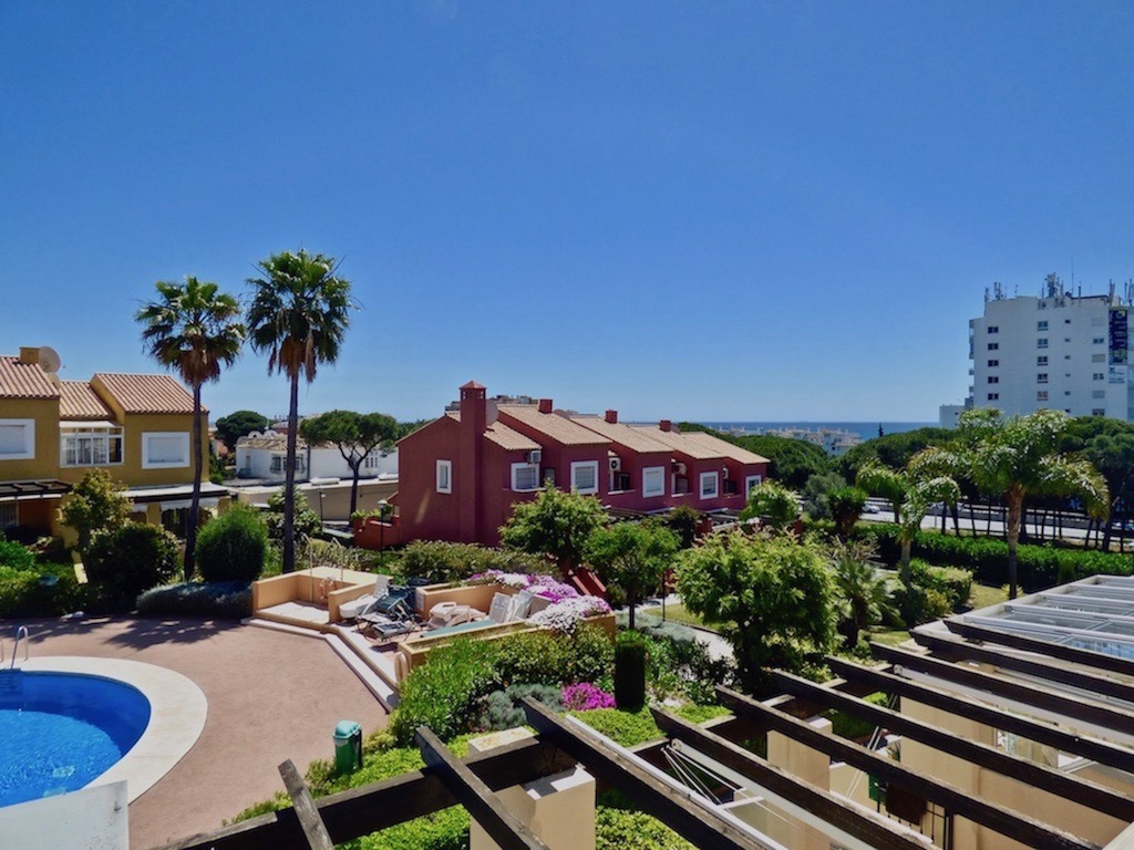 Casa adosada a 300m de la playa - arbatestates.com