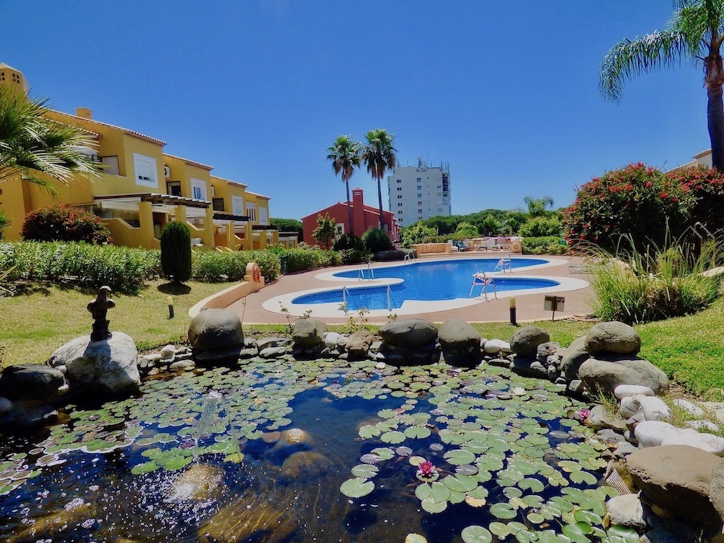 Casa adosada a 300m de la playa - arbatestates.com