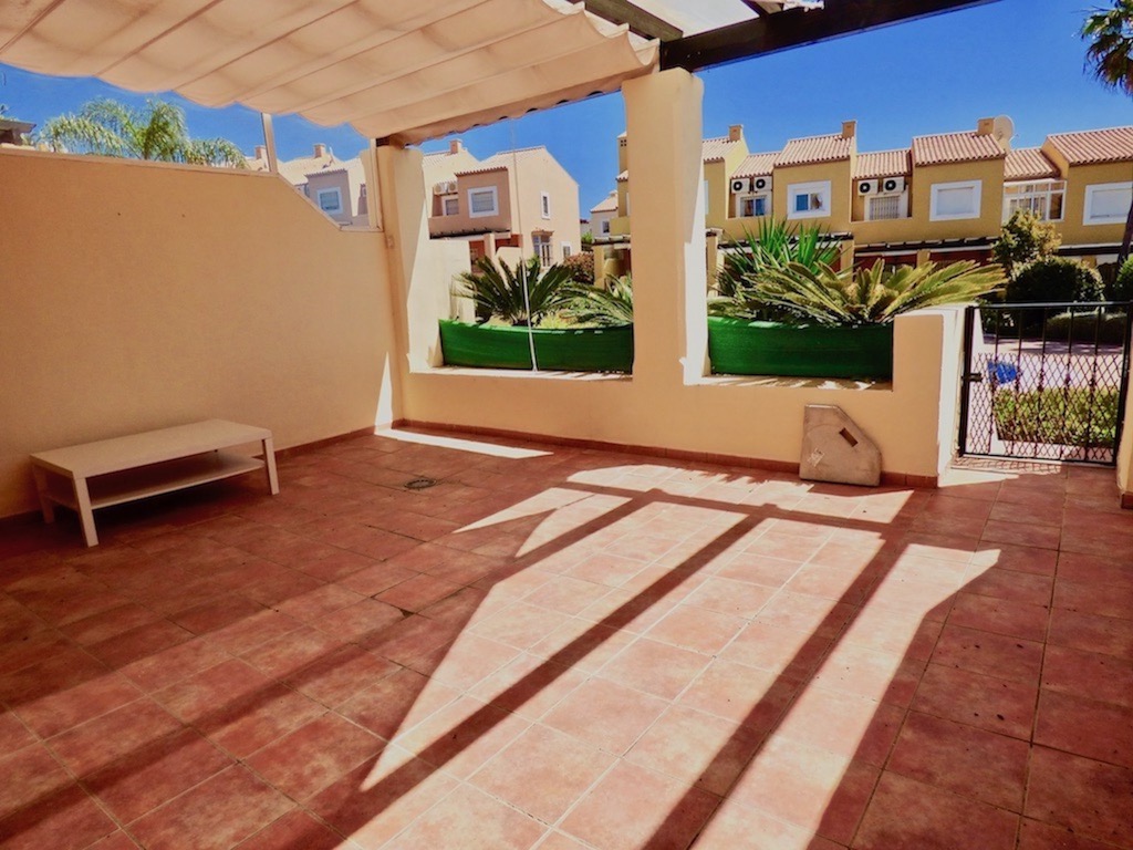 Casa adosada a 300m de la playa - arbatestates.com